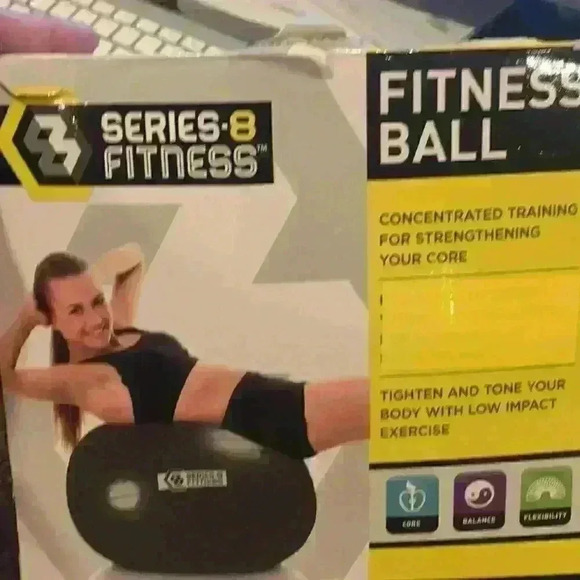 Fitness ball  - Picture 1 of 4